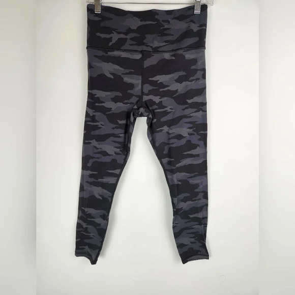 Athleta Elation 7/8 Tights Camo Size Medium High Rise - Picture 1 of 8